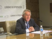 El consejero de Economía tiene "fundadas esperanzas" de que en 2014 se logrará "parar" la destrucción de empleo