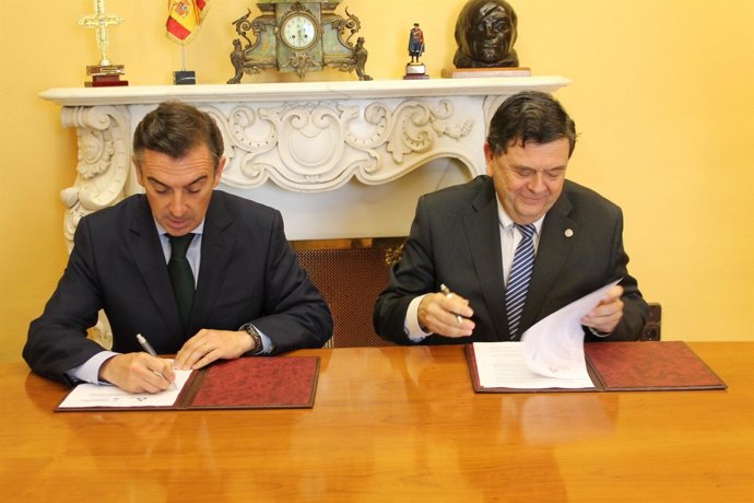 Beamonte y López han firmado el convenio para poner en marcha la nueva cátedra