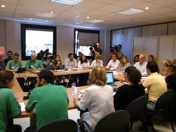 Reunión entre la Conselleria de Educación, sindicatos y asamblea de docentes