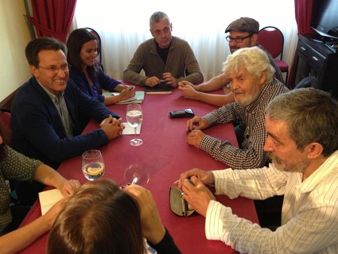 Reunión entre Anova y BNG en Santiago