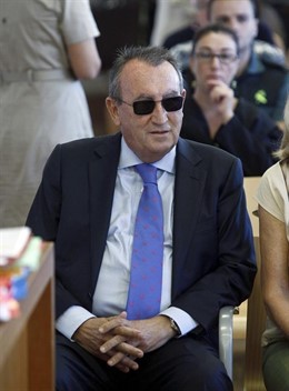 Fabra, en el banquillo, en la primera sesión del juicio