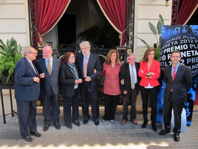 José Manuel Lara junto al jurado del Premio Planeta de Novela 2012