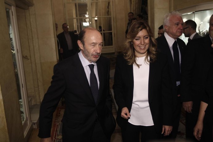 Susana Díaz, Rubalcaba y Valenciano en un desayuno informativo