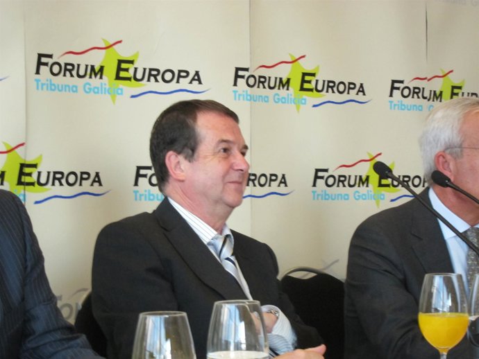 Abel Caballero en un desayuno informativo en Vigo.