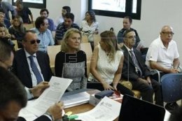 Fabra con el resto de los acusados en el banquillo