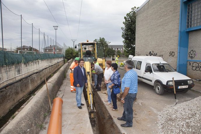 Obras de conexión al saneamiento del Barrio Las Escuelas de Revilla