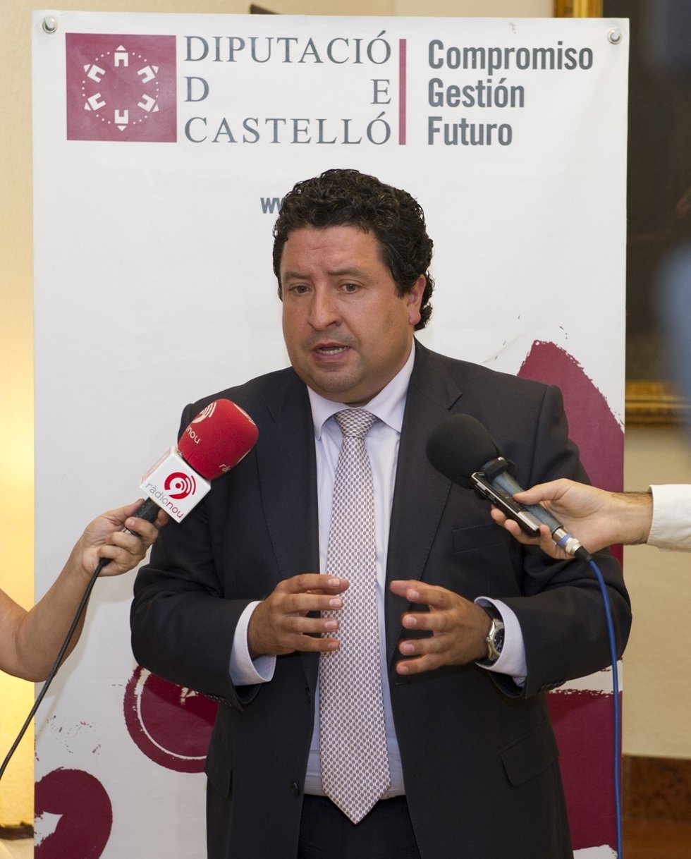 Moliner anuncia medidas legales contra ex ministros del PSOE