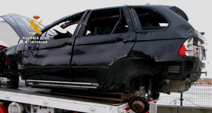 Vehículo recuperado en el taller clandestino hallado en Burgos