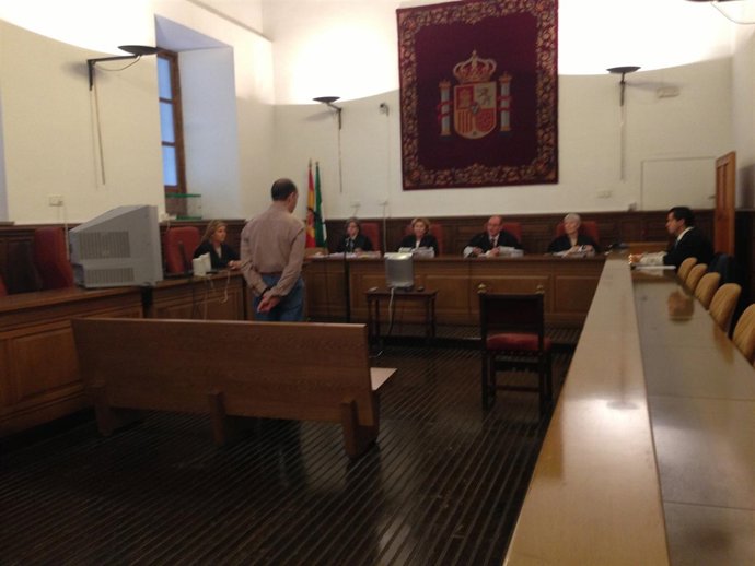 Juicio contra el acusado de abusar sexualmente de su hijo