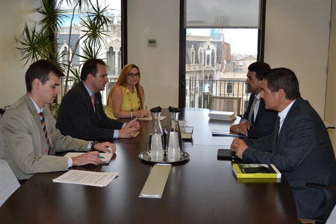 Reunión del dtor. De Industria J.M.Grau con directivos de Sicame