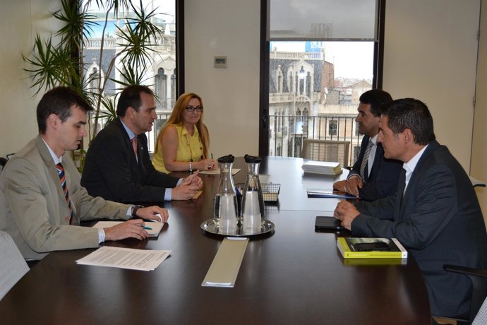 Reunión del dtor. De Industria J.M.Grau con directivos de Sicame