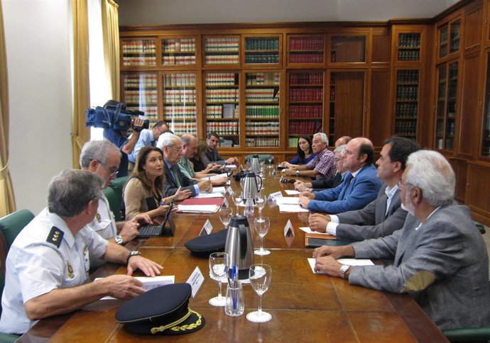 Carmen Crespo se reúne con asociaciones agrarias por los robos en el campo