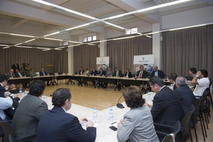 El embajador de Israel, Alon Bar, reunido con empresarios en Lleida.