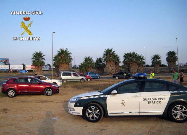 Control de la Guardia Civil de verificación de alcoholemia y droga