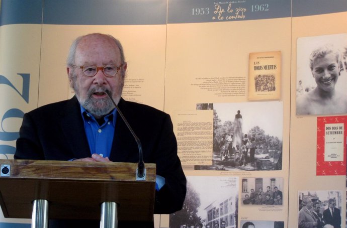 El escritor José Caballero Bonald en Sevilla