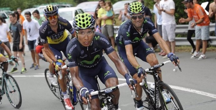 Rui Costa junto a Valverde y Nairo Quintana