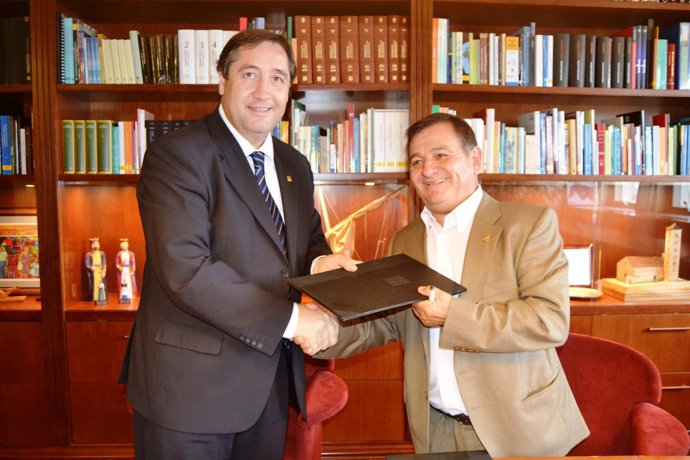 El conseller de Agricultura J.M. Pelegrí y el pte de Asaja Tarragona A.Castelló