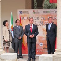 Una exposición pictórica en Mérida sirve para estrechar lazos entre Extremadura y China bajo el 'puente' de la cultura