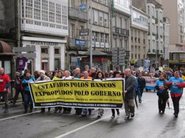 Manifestación en Santiago de afectados por las preferentes