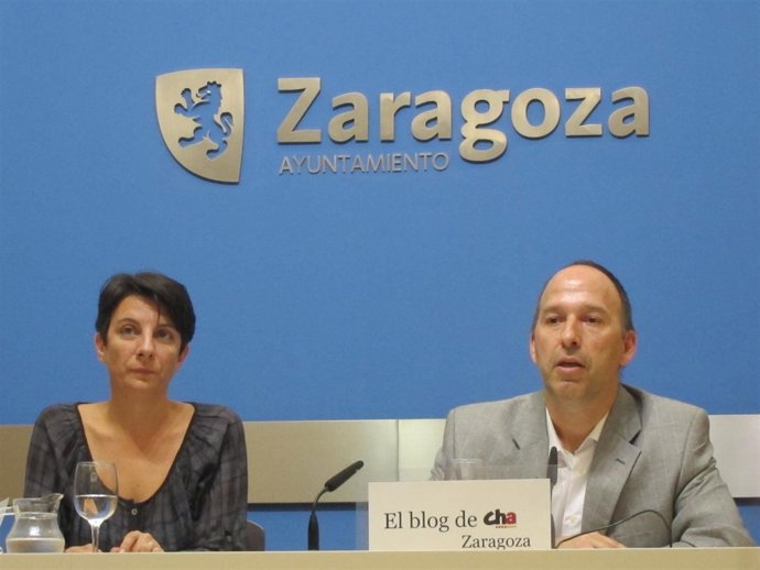 Los concejales de CHA, Leticia Crepo y Carmelo Asensio