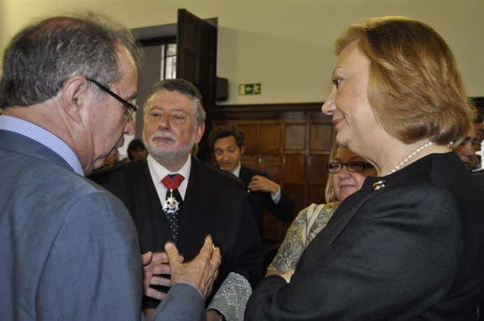 Zubiri con Luisa Fernanda Rudi y Fernando Gimeno.