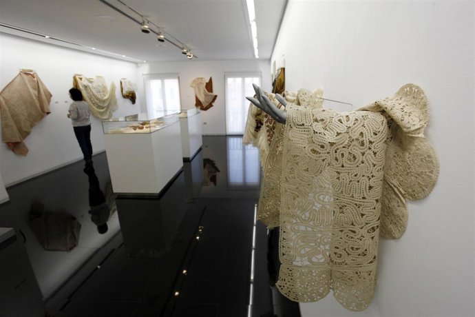 Exposición sobre encajes en el Zorrilla