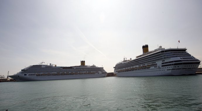 Trasmediterranea atenderá este mes 35 cruceros en el Puerto de Valencia