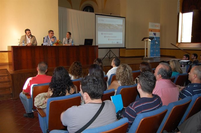 Los nuevos itinerarios del 'Plan Urban' ofrecerán formación a 60 personas.