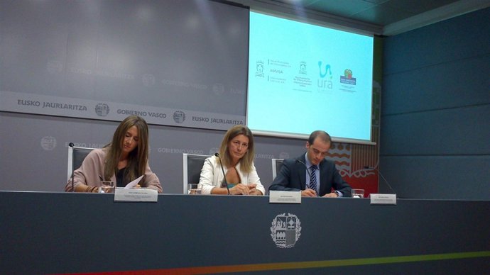 Firma del convenio entre ura y ayuntamiento de vitoria