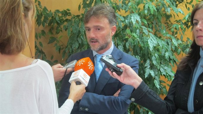 El delegado de la Junta en Huelva, José Fiscal.