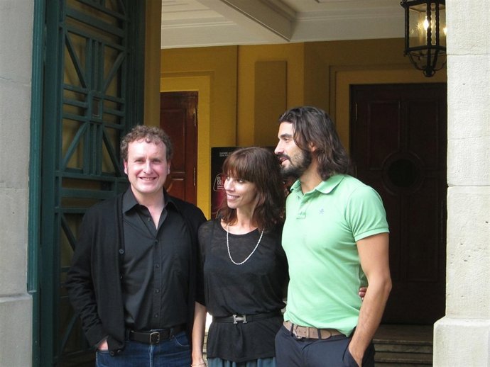Fernando Cayo, Maribel Verdú y Álex García.