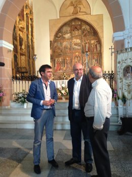 Visita del viceconsejero de Turismo a Cala. 