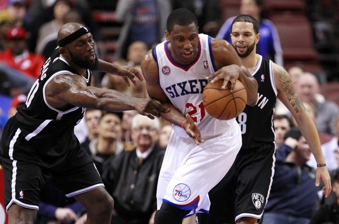Thaddeus Young em un partido ante San Antonio
