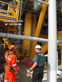 La Guardia Civil inspecciona la planta del proyecto Castor en Vinarós (Castellón
