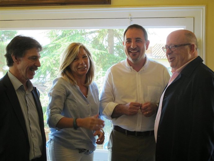 Joana Ortega y Ramon Espadaler (UDC) en fiesta de la militancia de Osona