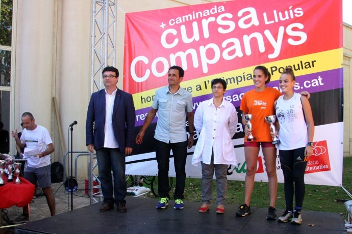 Joan Josep Nuet e Isabel Ribas (EUiA) en la 'Cursa Lluís Companys'