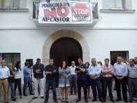 Medio millar de vecinos se concentran en Peñíscola (Castellón) para decir 'no' al Proyecto Castor