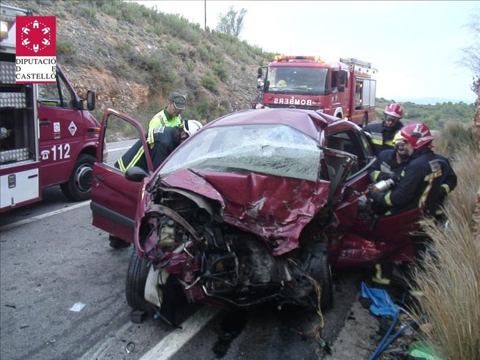 Uno de los vehículos siniestrados en Vall d'Alba
