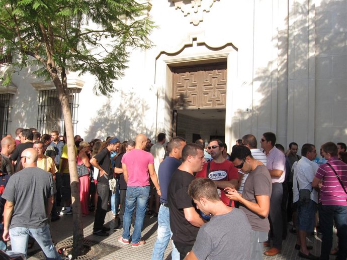 Trabajadores esperando juicio ERE Isofotón