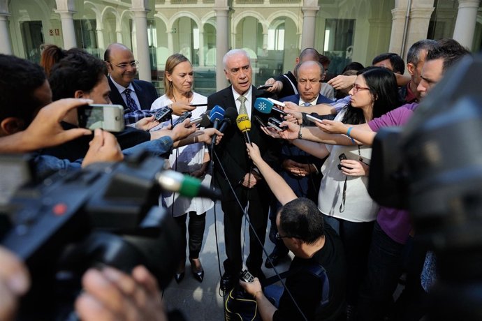 Luciano Alonso atiende a los medios tras reunión del Consorcio Lorca