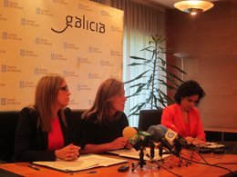Las conselleiras de Facenda y Traballo, E.Muñoz y B. Mato, en rueda de prensa
