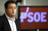 Óscar López: El PSOE-A está "marcando bien los tiempos" en el relevo de Griñán, que seguirá de presidente federal