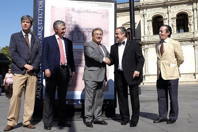El alcalde de Sevilla, Juan Ignacio Zoido, inaugurando la Semana de Arquitectura