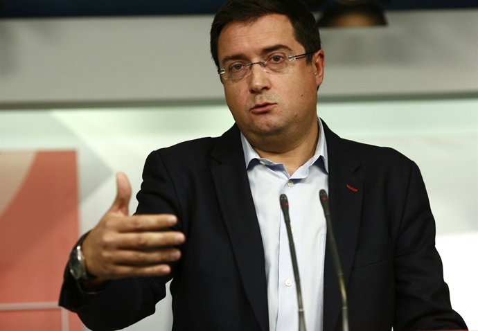  Óscar López