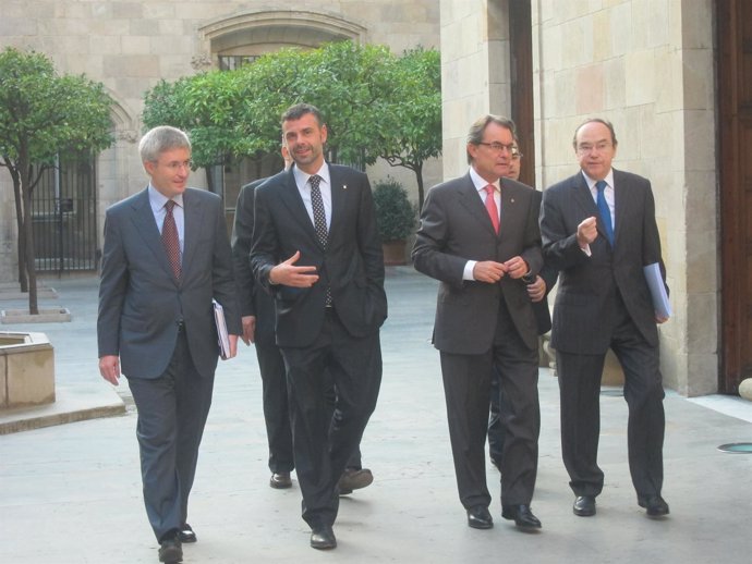E.Mendiluce, el conseller S.Vila, Artur Mas y J.C.Pla