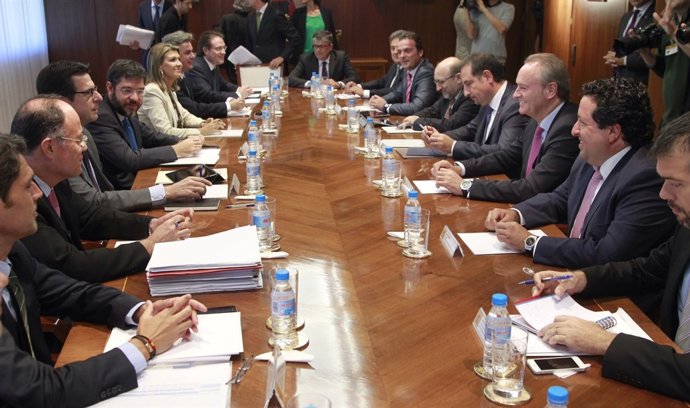 Fabra se reúne con el ministro de Industria para abordar el proyecto Castor.