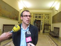 Barceló (MÉS): "En la escuela de mi hijo, los inspectores fueron aula por aula para ver qué alumnos faltaban"