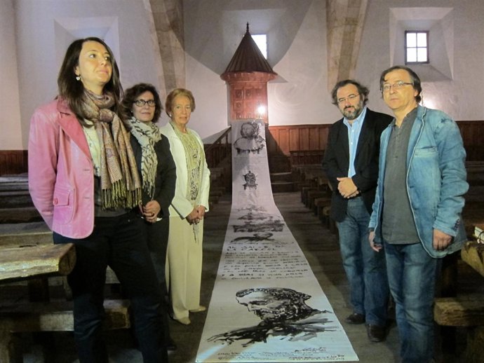 Elias, primero por la derecha, junto a representantes de la USAL .