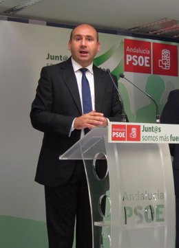 El secretario de Política Municipal del PSOE-A, Francisco Conejo