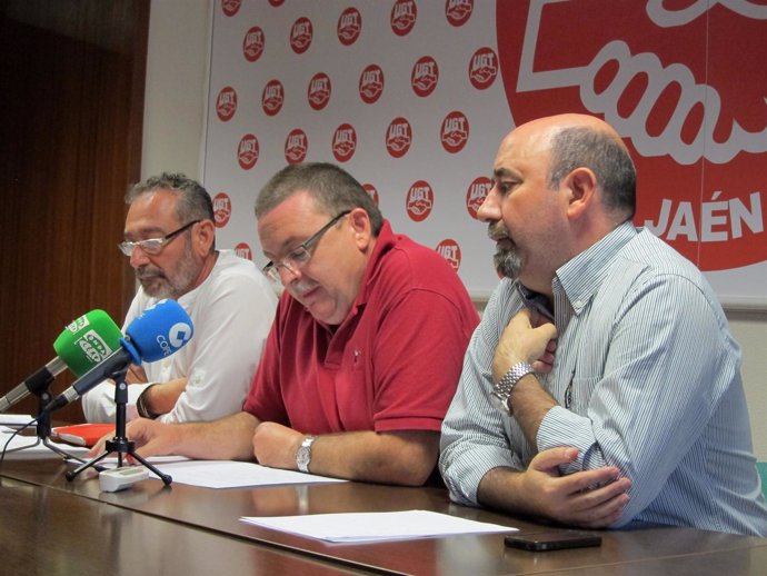 Gil, Puñal y Salazar en la rueda de prensa sobre el Ayuntamiento de Bailén.